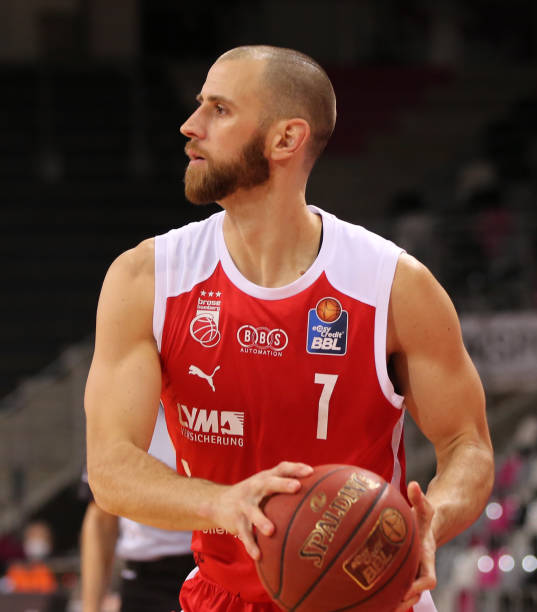 格饱受争议 格饱受争议