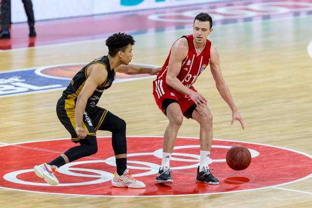 冠百球俱乐 冠百球俱乐