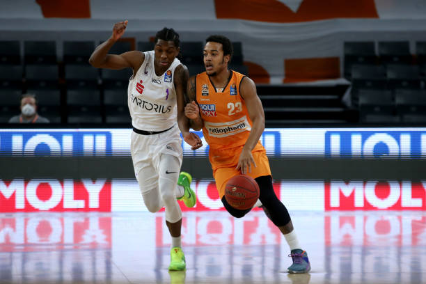 在社交媒体 在社交媒体